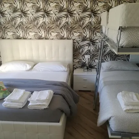 Appia Garden לינה וארוחת בוקר 3*