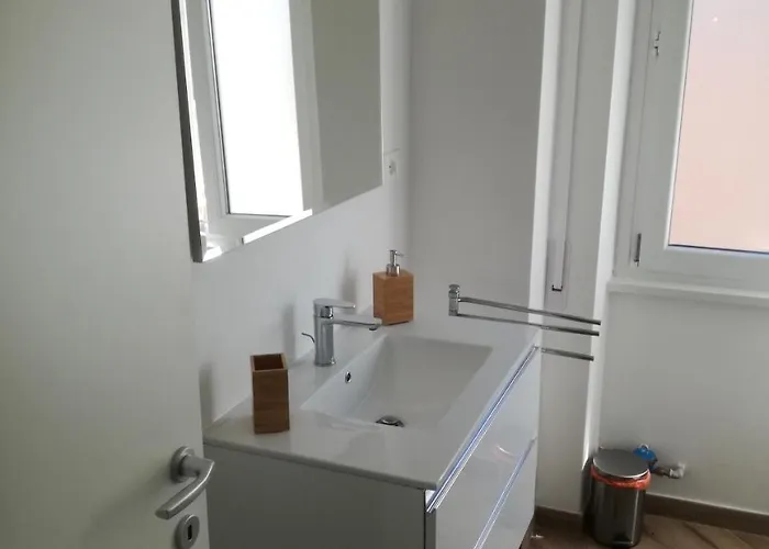 לינה וארוחת בוקר Appia Garden 4*