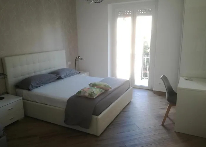 לינה וארוחת בוקר Appia Garden 4*