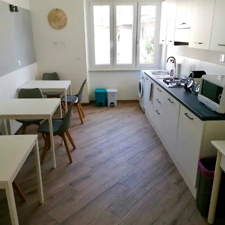 Appia Garden Nocleg ze śniadaniem 4*