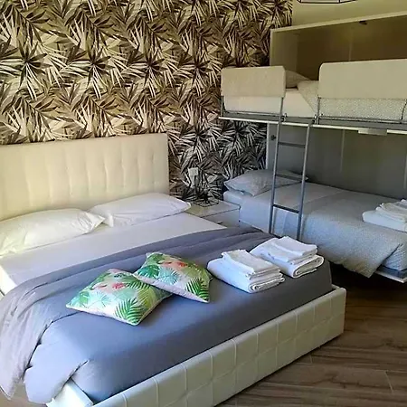 Appia Garden Bed and breakfast 4*