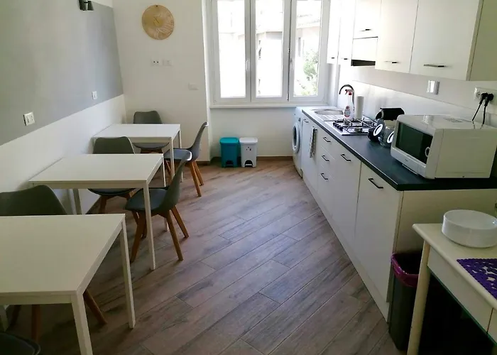 Appia Garden Bed & Breakfast 4*